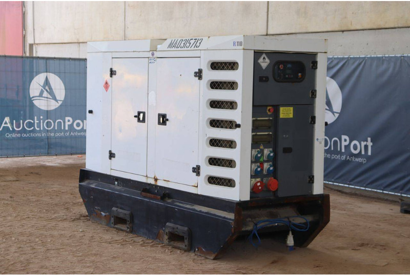 SDMO R110 - Gerador elétrico: foto 4 SDMO R110 - Gerador elétrico: foto 4