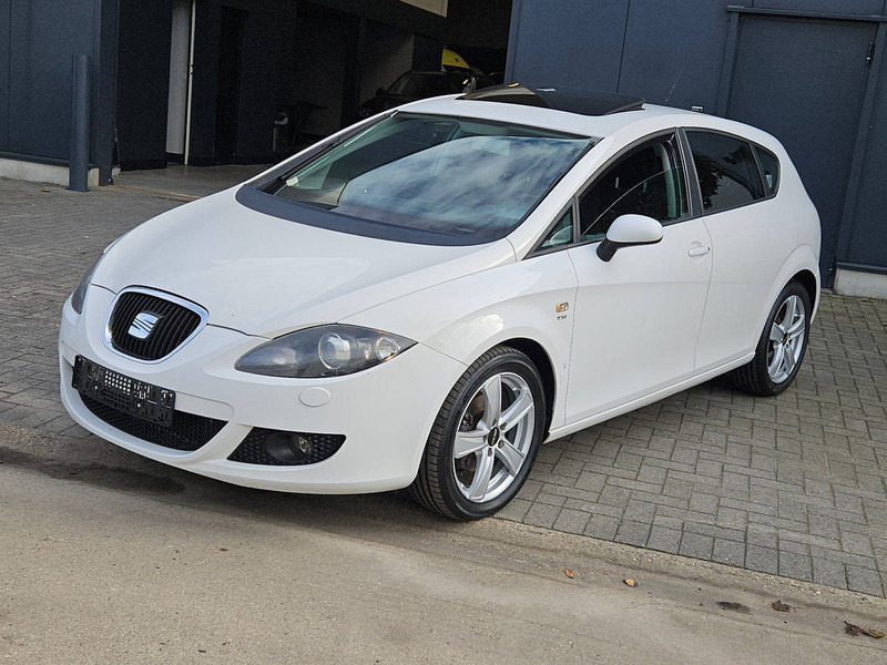 SEAT Leon 1.4 TSI - Sedã: foto 1 SEAT Leon 1.4 TSI - Sedã: foto 1