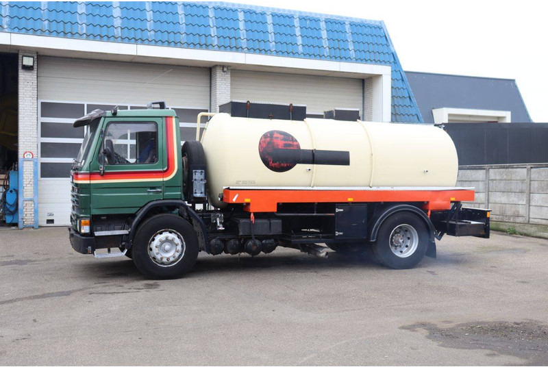 Scania P82 CG13 - Caminhão furgão: foto 1 Scania P82 CG13 - Caminhão furgão: foto 1