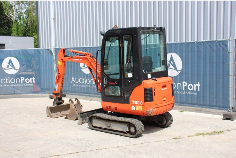 Takeuchi TB016 - Mini escavadeira: foto 3 Takeuchi TB016 - Mini escavadeira: foto 3