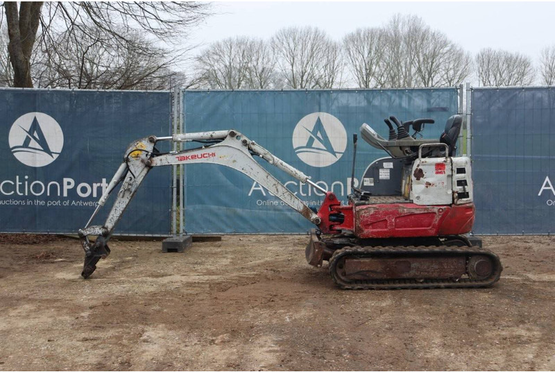 Takeuchi TB215R - Mini escavadeira: foto 2 Takeuchi TB215R - Mini escavadeira: foto 2