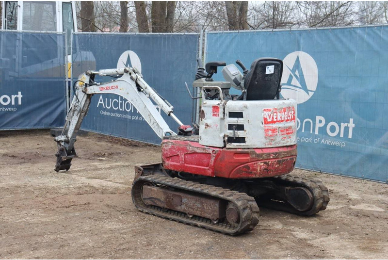 Takeuchi TB215R - Mini escavadeira: foto 3 Takeuchi TB215R - Mini escavadeira: foto 3