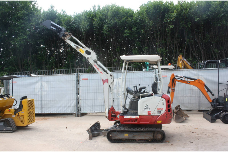 Mini escavadeira Takeuchi TB216: foto 13