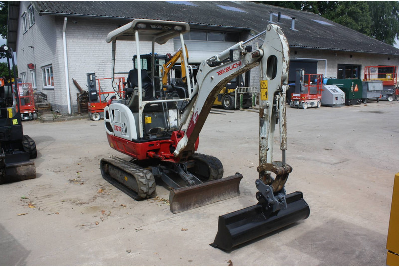 Mini escavadeira Takeuchi TB216: foto 11