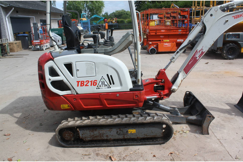 Mini escavadeira Takeuchi TB216: foto 8