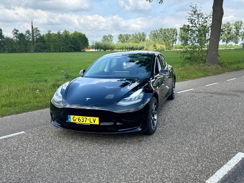 Tesla Model 3 - Sedã: foto 3 Tesla Model 3 - Sedã: foto 3