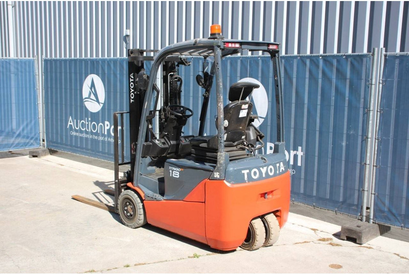 Toyota 8FBEK18T - Empilhadeira elétrica: foto 3 Toyota 8FBEK18T - Empilhadeira elétrica: foto 3