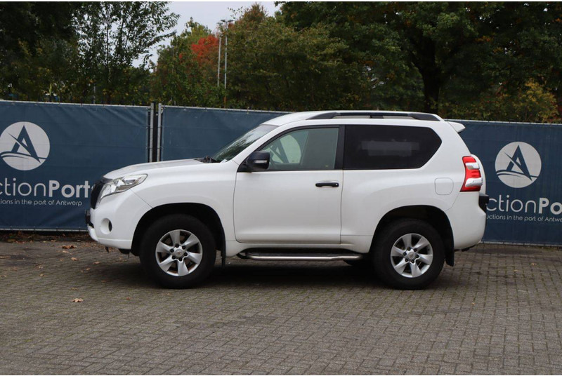 Toyota Land Cruiser - Sedã: foto 1 Toyota Land Cruiser - Sedã: foto 1