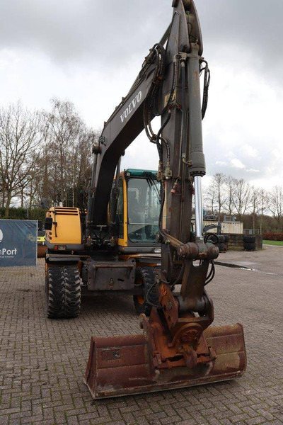 Escavadeira de rodas Volvo EW160B: foto 6