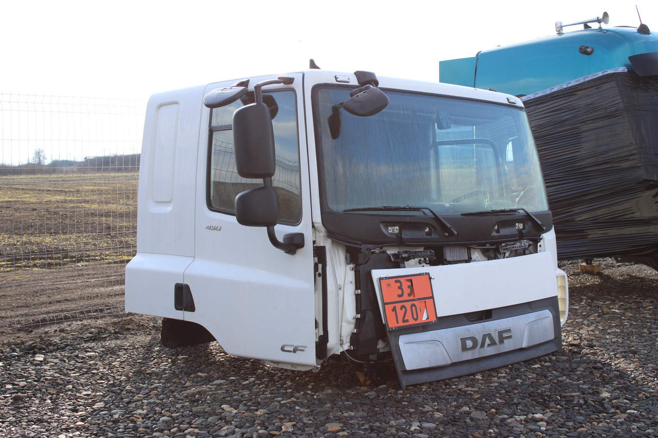 CABINA DAF CF SLEEPER CAB L2H1 - Cabine de Caminhão: foto 2 CABINA DAF CF SLEEPER CAB L2H1 - Cabine de Caminhão: foto 2