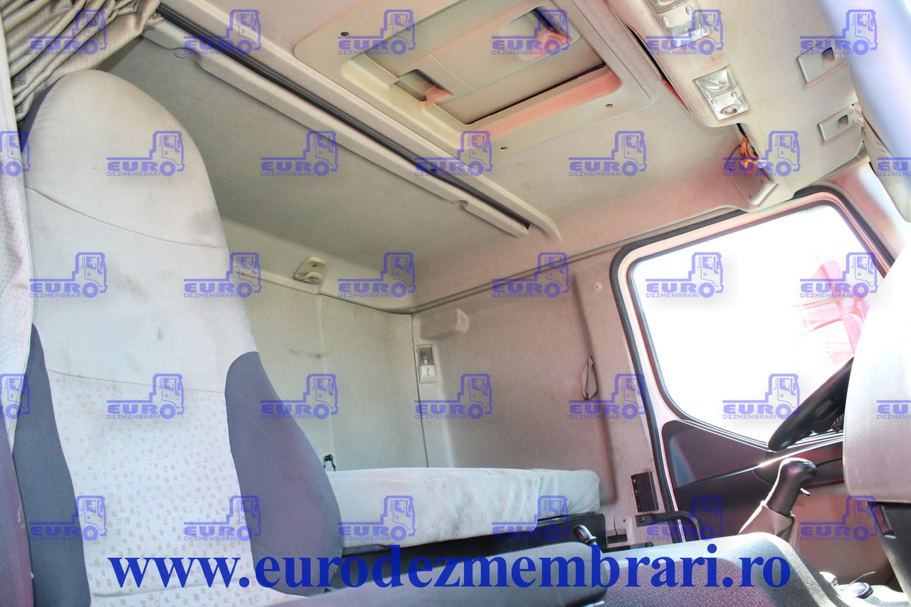 CABINA RENAULT PREMIUM SLEEPER CAB L2H1 - Cabine de Caminhão: foto 5 CABINA RENAULT PREMIUM SLEEPER CAB L2H1 - Cabine de Caminhão: foto 5