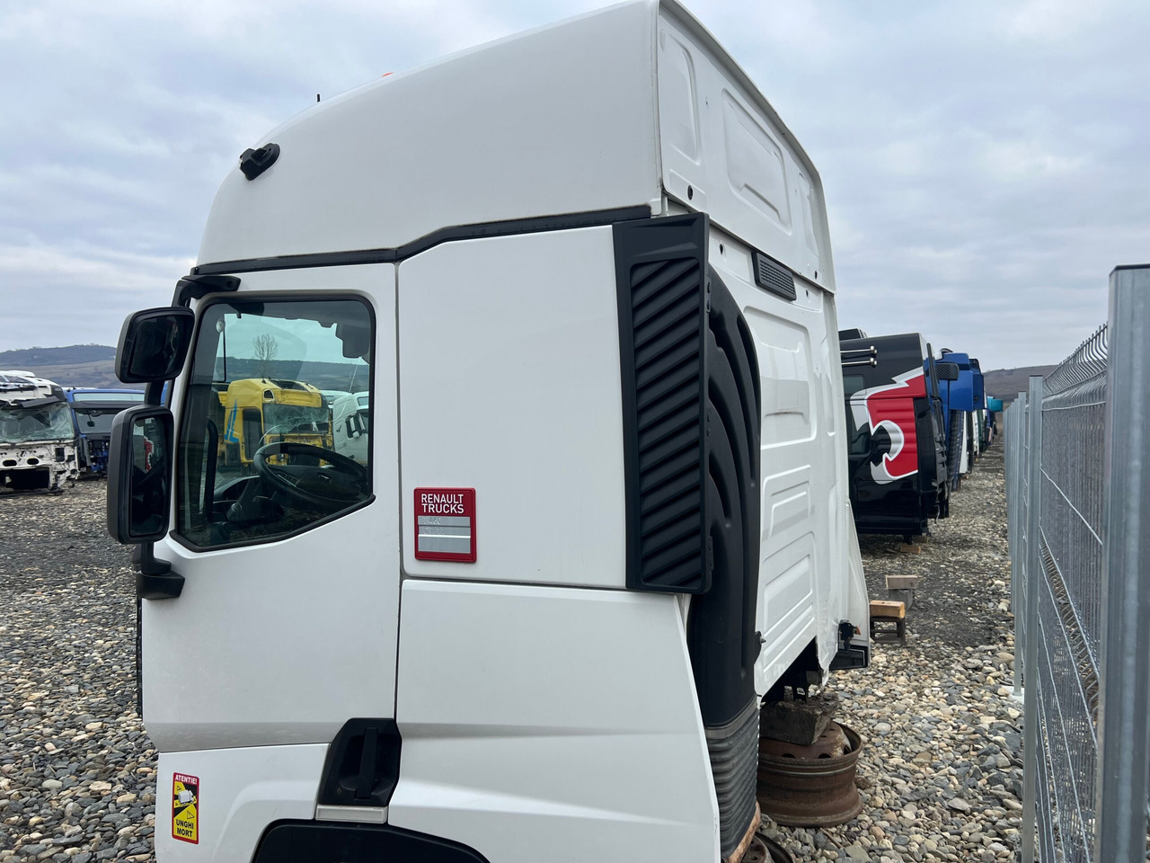 CABINA RENAULT T SLEEPER - Cabine de Caminhão: foto 5 CABINA RENAULT T SLEEPER - Cabine de Caminhão: foto 5