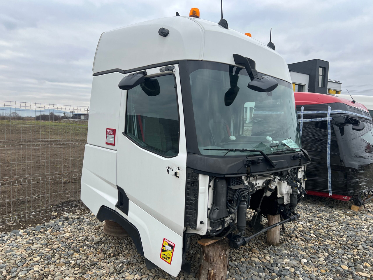 CABINA RENAULT T SLEEPER - Cabine de Caminhão: foto 2 CABINA RENAULT T SLEEPER - Cabine de Caminhão: foto 2