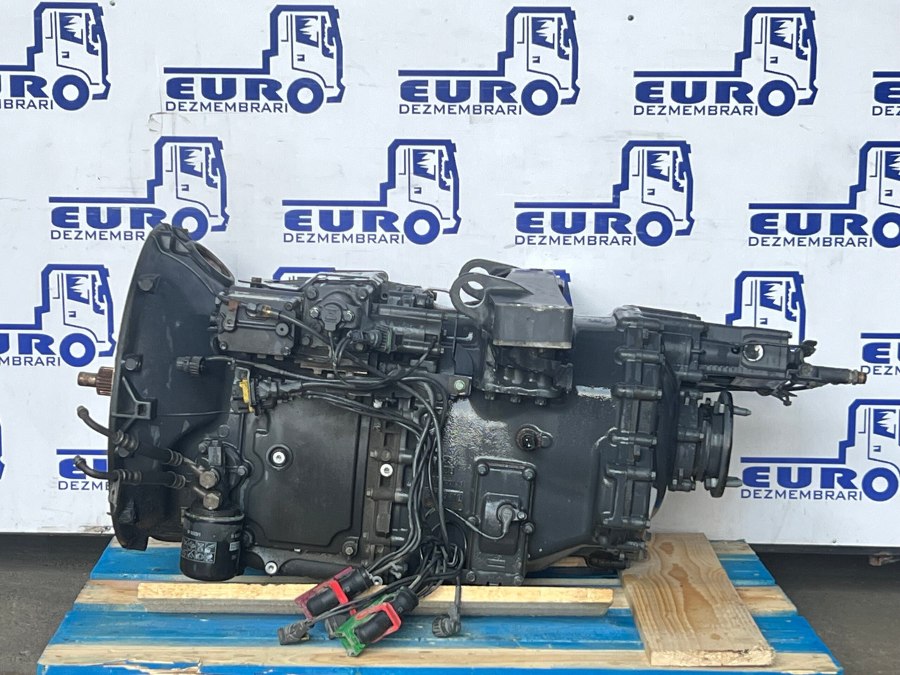 CUTIE VITEZE AUTOMATA FARA RETARDER TIPMATIC 14 DD MAN TGX 81.32004.6415 - Caixa de câmbio de Caminhão: foto 1 CUTIE VITEZE AUTOMATA FARA RETARDER TIPMATIC 14 DD MAN TGX 81.32004.6415 - Caixa de câmbio de Caminhão: foto 1