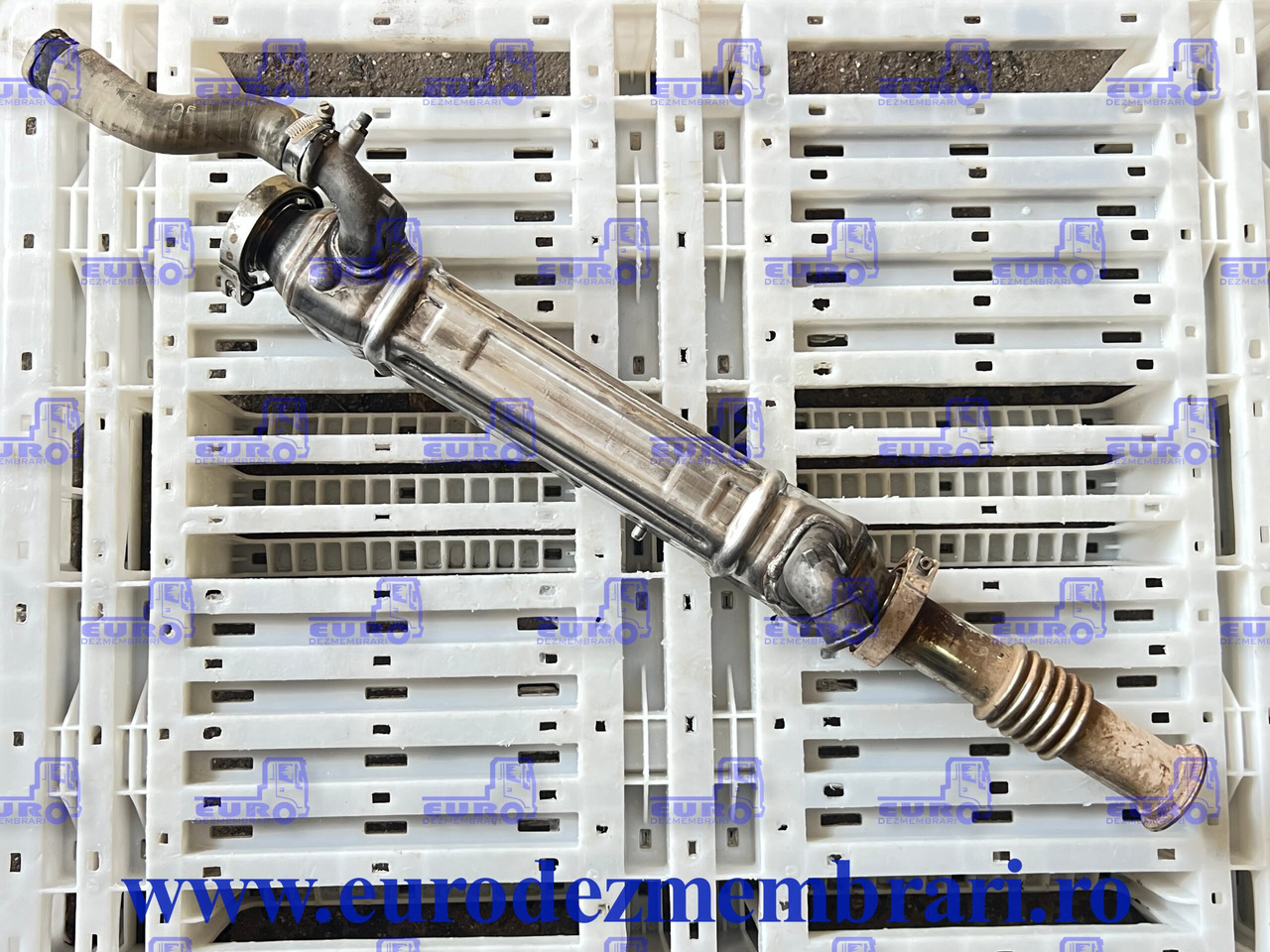 EGR FORD FHR6 GC469F464AC - Radiador EGR de Caminhão: foto 1 EGR FORD FHR6 GC469F464AC - Radiador EGR de Caminhão: foto 1