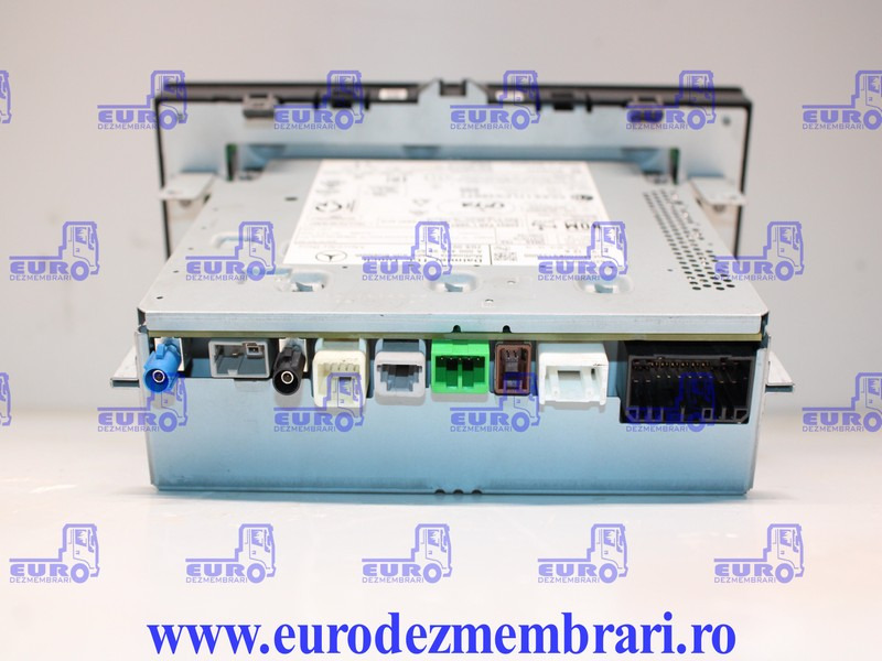 ELEMENT BORD UNITATE MULTIMEDIA MERCEDES ACTROS MP5 A0004469662 - Painel de instrumentos de Caminhão: foto 3 ELEMENT BORD UNITATE MULTIMEDIA MERCEDES ACTROS MP5 A0004469662 - Painel de instrumentos de Caminhão: foto 3