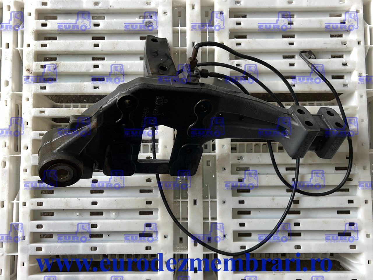 SUPORT CABINA SPATE DREAPTA DAF XF 1922172 1922174 1892984 - Estrutura/ Châssis de Caminhão: foto 1 SUPORT CABINA SPATE DREAPTA DAF XF 1922172 1922174 1892984 - Estrutura/ Châssis de Caminhão: foto 1