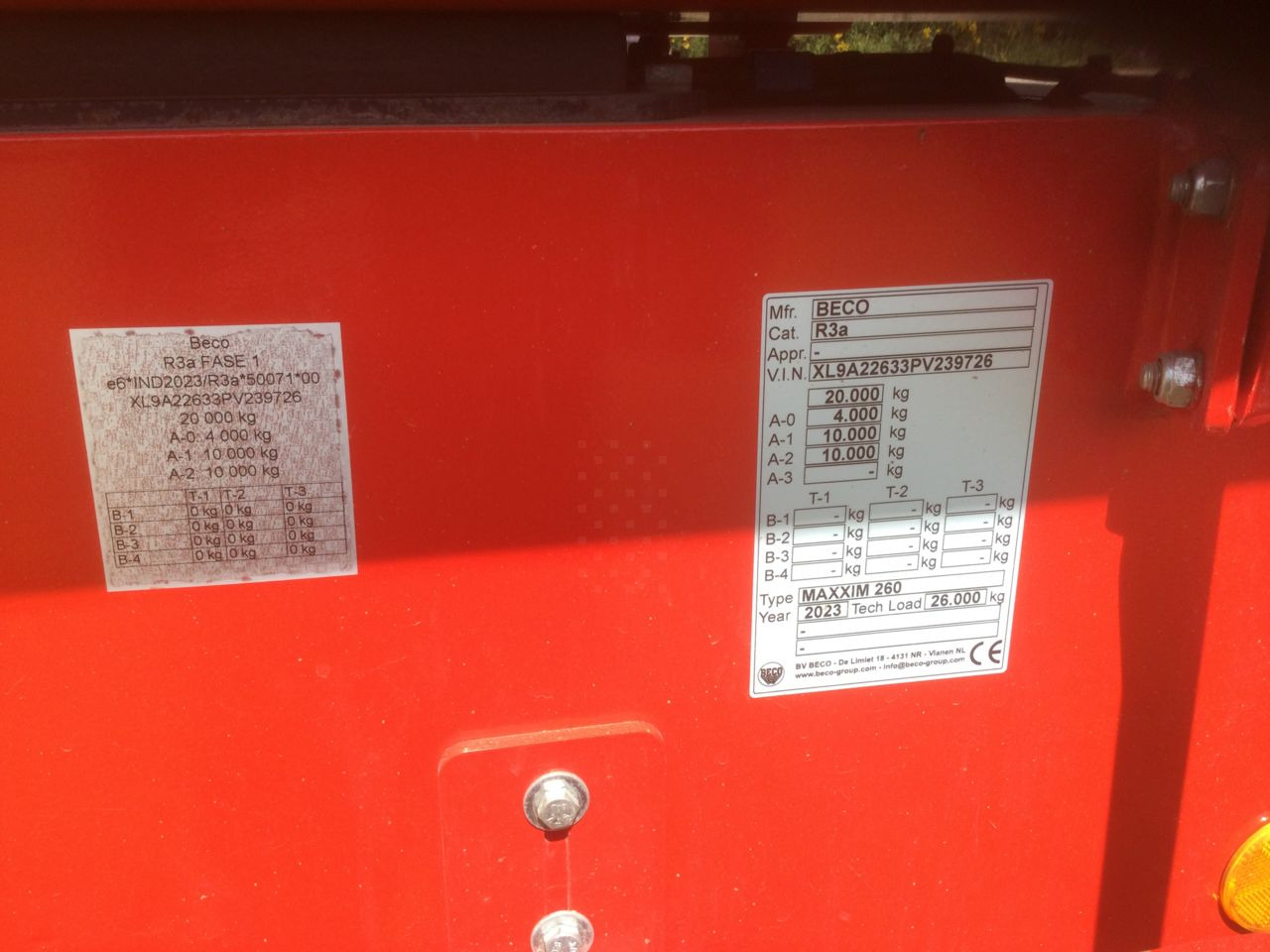 Beco Maxxim 260 - Reboque basculante: foto 5 Beco Maxxim 260 - Reboque basculante: foto 5