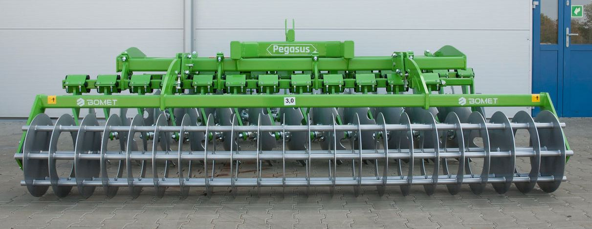 BOMET Brony talerzowe 3m / Kurzscheibeneggen/ Compact disc harrows/ Навесные дисковые компактные бороны - Grades de discos: foto 4 BOMET Brony talerzowe 3m / Kurzscheibeneggen/ Compact disc harrows/ Навесные дисковые компактные бороны - Grades de discos: foto 4