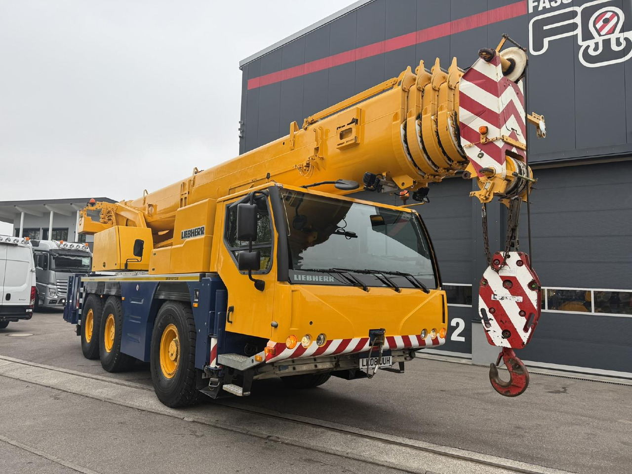 Liebherr LTM 1055-3.2 (2008 - 084 745) - Guindaste móvel: foto 1 Liebherr LTM 1055-3.2 (2008 - 084 745) - Guindaste móvel: foto 1