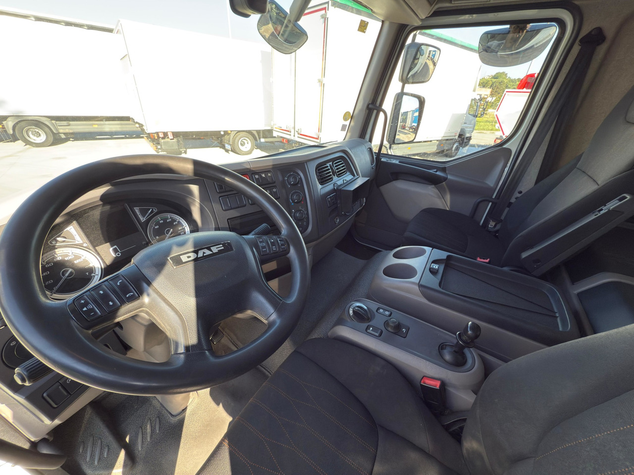 DAF LF 290 FA E6 (VAN) - Caminhão furgão: foto 5 DAF LF 290 FA E6 (VAN) - Caminhão furgão: foto 5