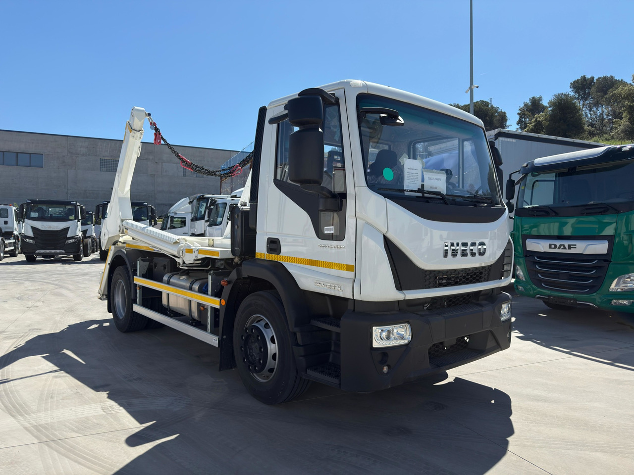 IVECO ML190E28L Eurocargo E6 (Track Equipment) - Caminhão multibenne: foto 2 IVECO ML190E28L Eurocargo E6 (Track Equipment) - Caminhão multibenne: foto 2