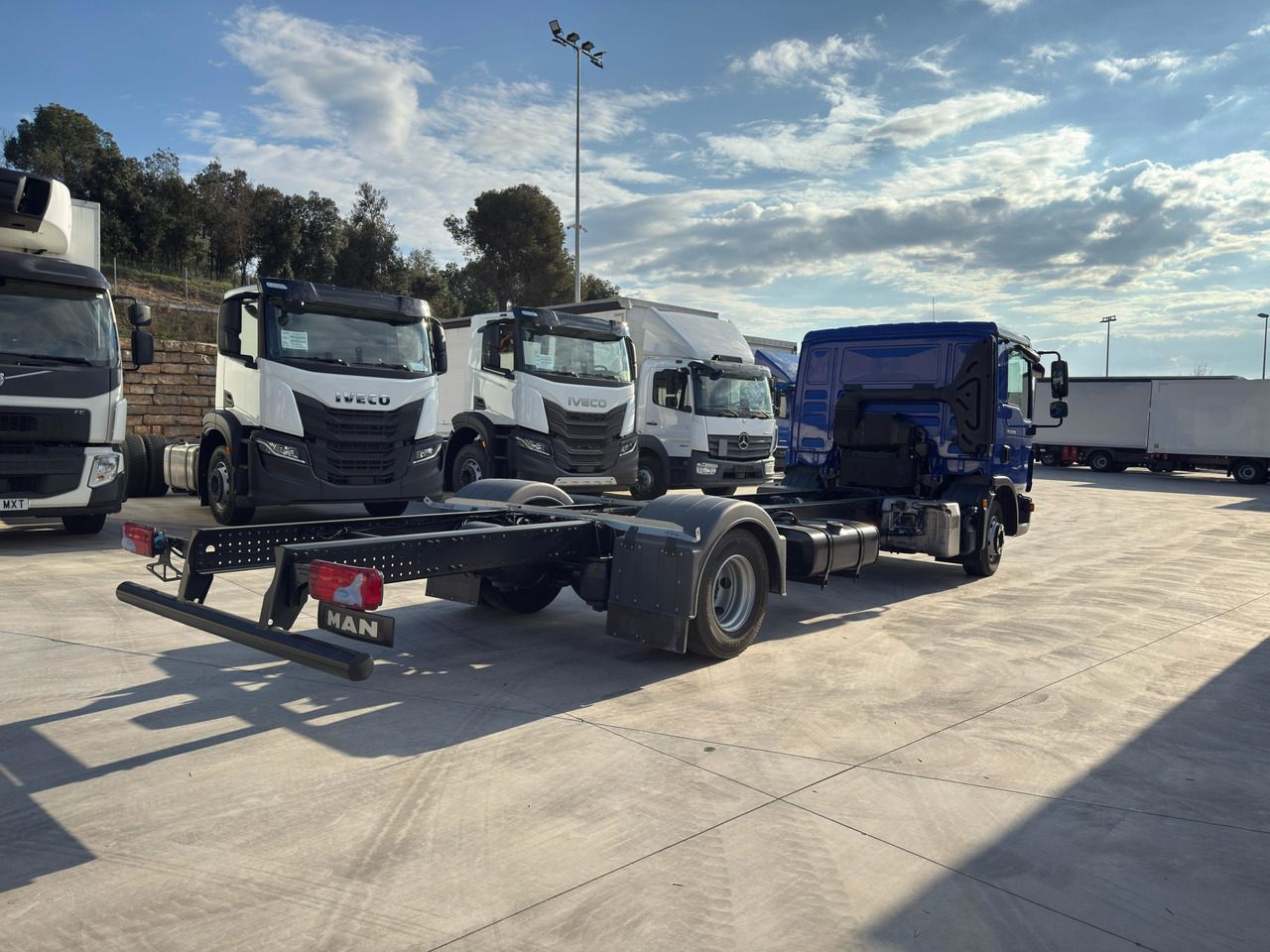 MAN 12.190 BL TGL E6 (Chassis) - Caminhão chassi: foto 4 MAN 12.190 BL TGL E6 (Chassis) - Caminhão chassi: foto 4