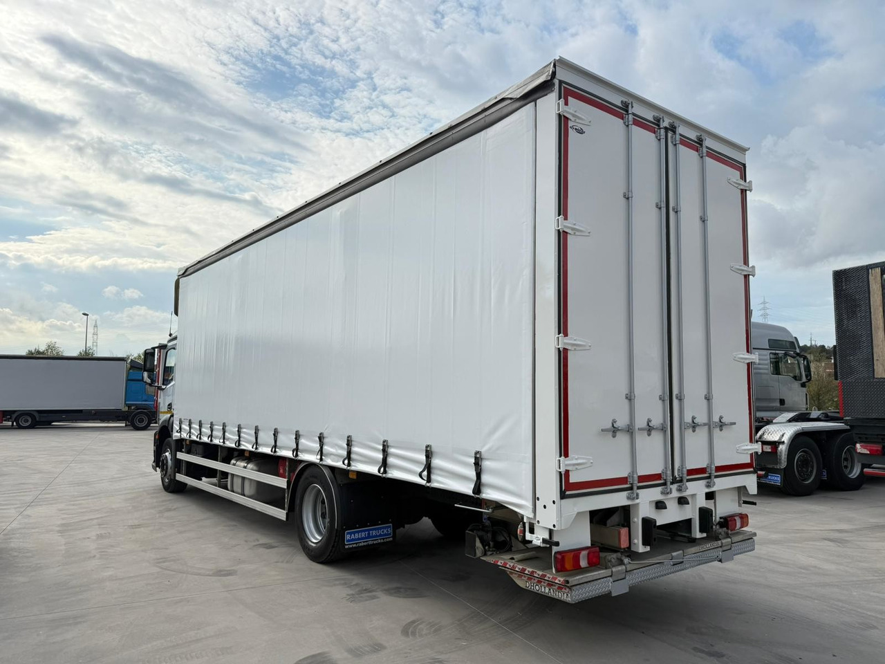 MERCEDES BENZ 18.27 Antos E6 (Tauliner) - Caminhão com lona: foto 4 MERCEDES BENZ 18.27 Antos E6 (Tauliner) - Caminhão com lona: foto 4