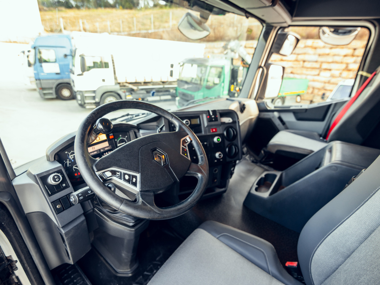 RENAULT C460 E6 (Chassis) - Caminhão chassi: foto 5 RENAULT C460 E6 (Chassis) - Caminhão chassi: foto 5