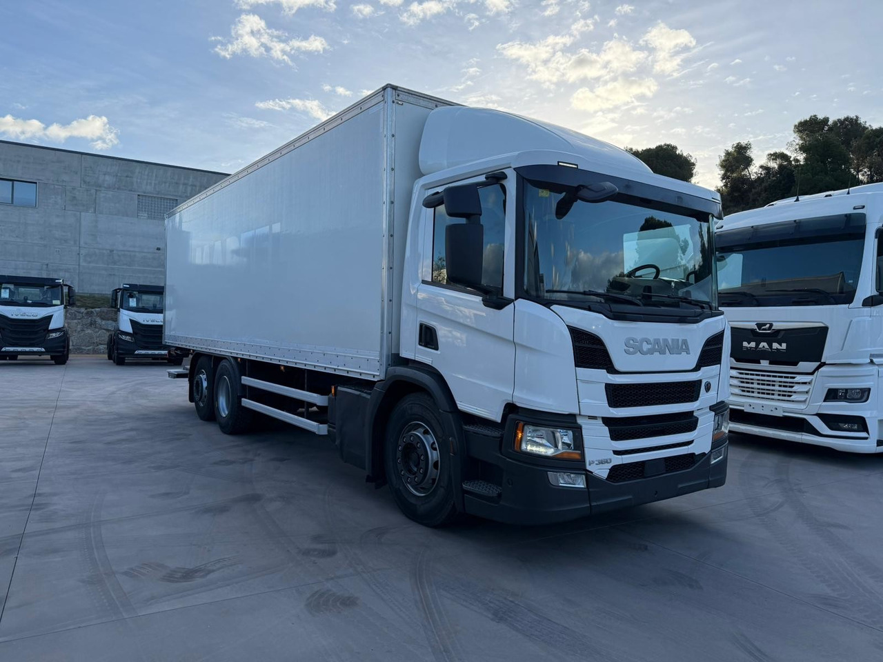 SCANIA P360 E6 (VAN) - Caminhão furgão: foto 2 SCANIA P360 E6 (VAN) - Caminhão furgão: foto 2
