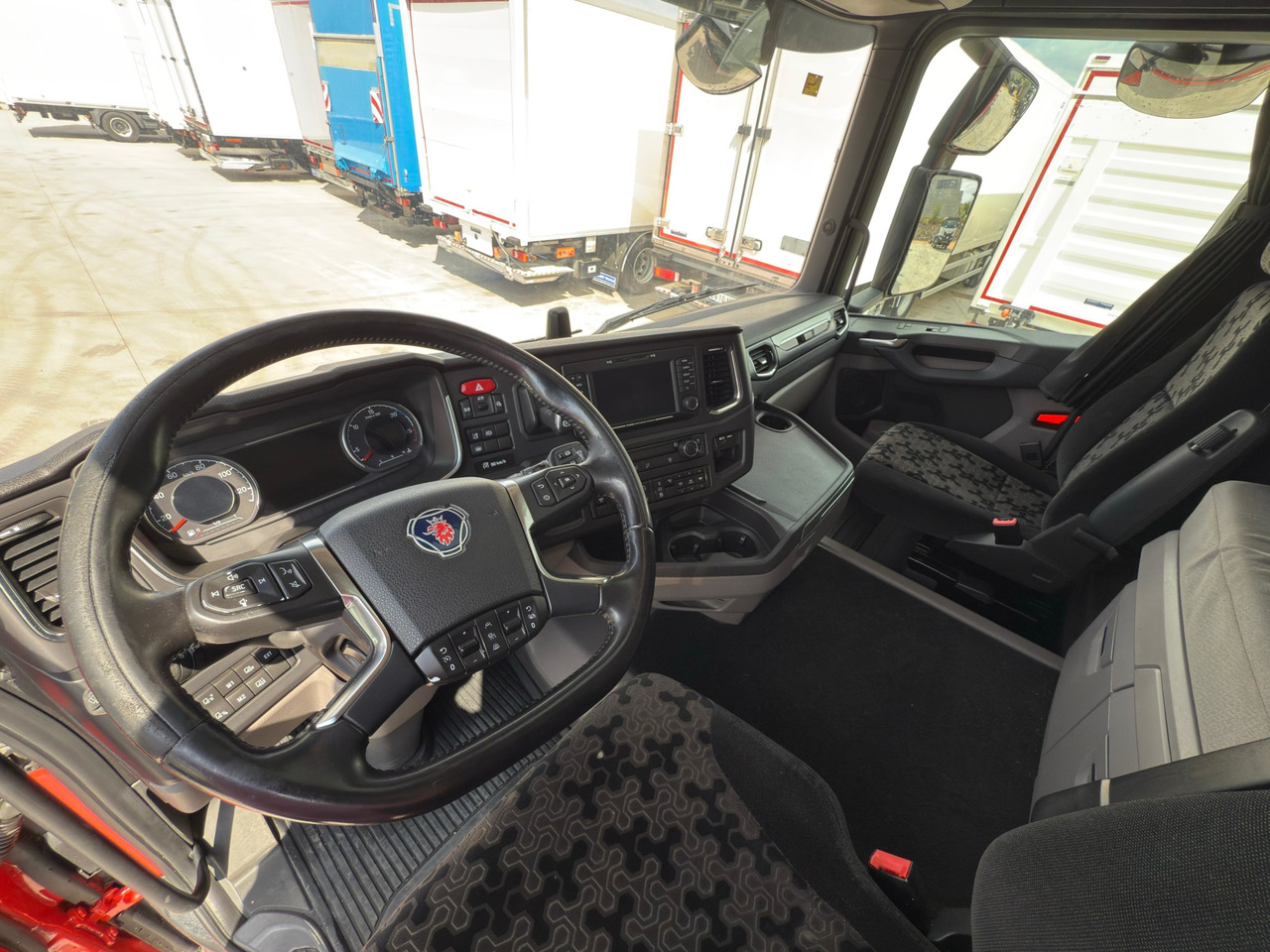 SCANIA R450 E6 (Tauliner) - Caminhão com lona: foto 5 SCANIA R450 E6 (Tauliner) - Caminhão com lona: foto 5