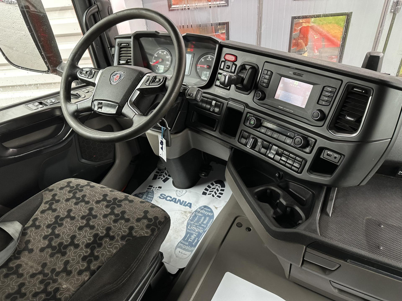 SCANIA R 450 B6x4HZ - Caminhão chassi: foto 2 SCANIA R 450 B6x4HZ - Caminhão chassi: foto 2