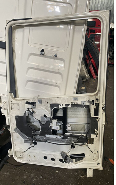 DAF XF - Porta e peças: foto 3 DAF XF - Porta e peças: foto 3