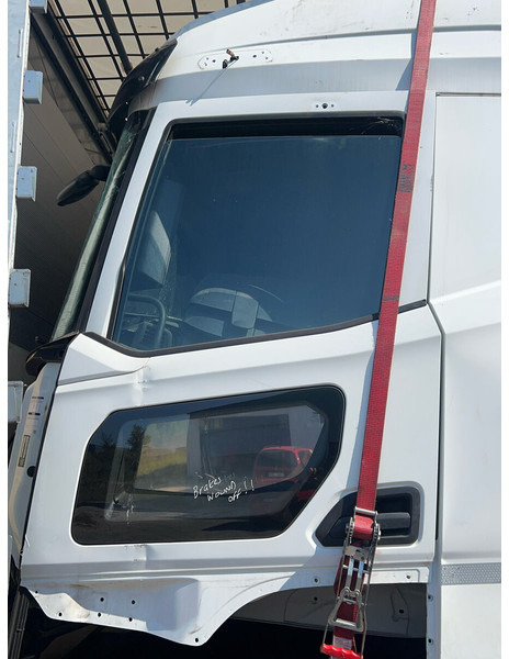 DAF XG Left doors (2020-2024) - Porta e peças: foto 1 DAF XG Left doors (2020-2024) - Porta e peças: foto 1