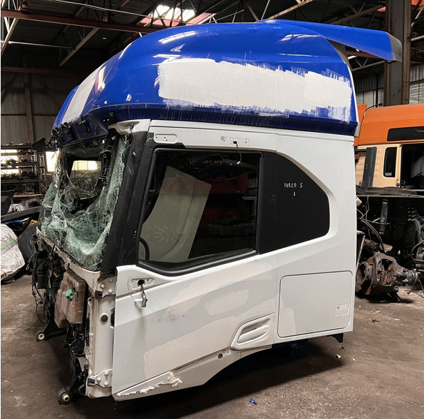 Iveco 2022 - Porta e peças: foto 1 Iveco 2022 - Porta e peças: foto 1