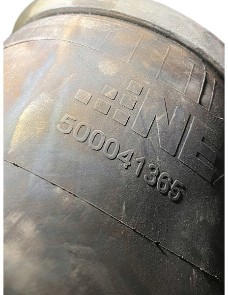 Iveco S-WAY - Suspensão a ar: foto 3 Iveco S-WAY - Suspensão a ar: foto 3