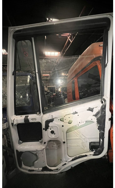 Iveco Stralis - Porta e peças: foto 2 Iveco Stralis - Porta e peças: foto 2