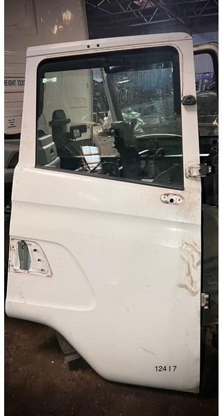 Scania Euro 6 (right side) - Porta e peças: foto 1 Scania Euro 6 (right side) - Porta e peças: foto 1