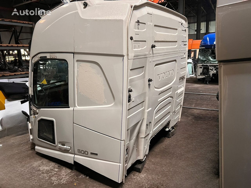 Volvo FH Left side doors - Porta e peças: foto 3 Volvo FH Left side doors - Porta e peças: foto 3