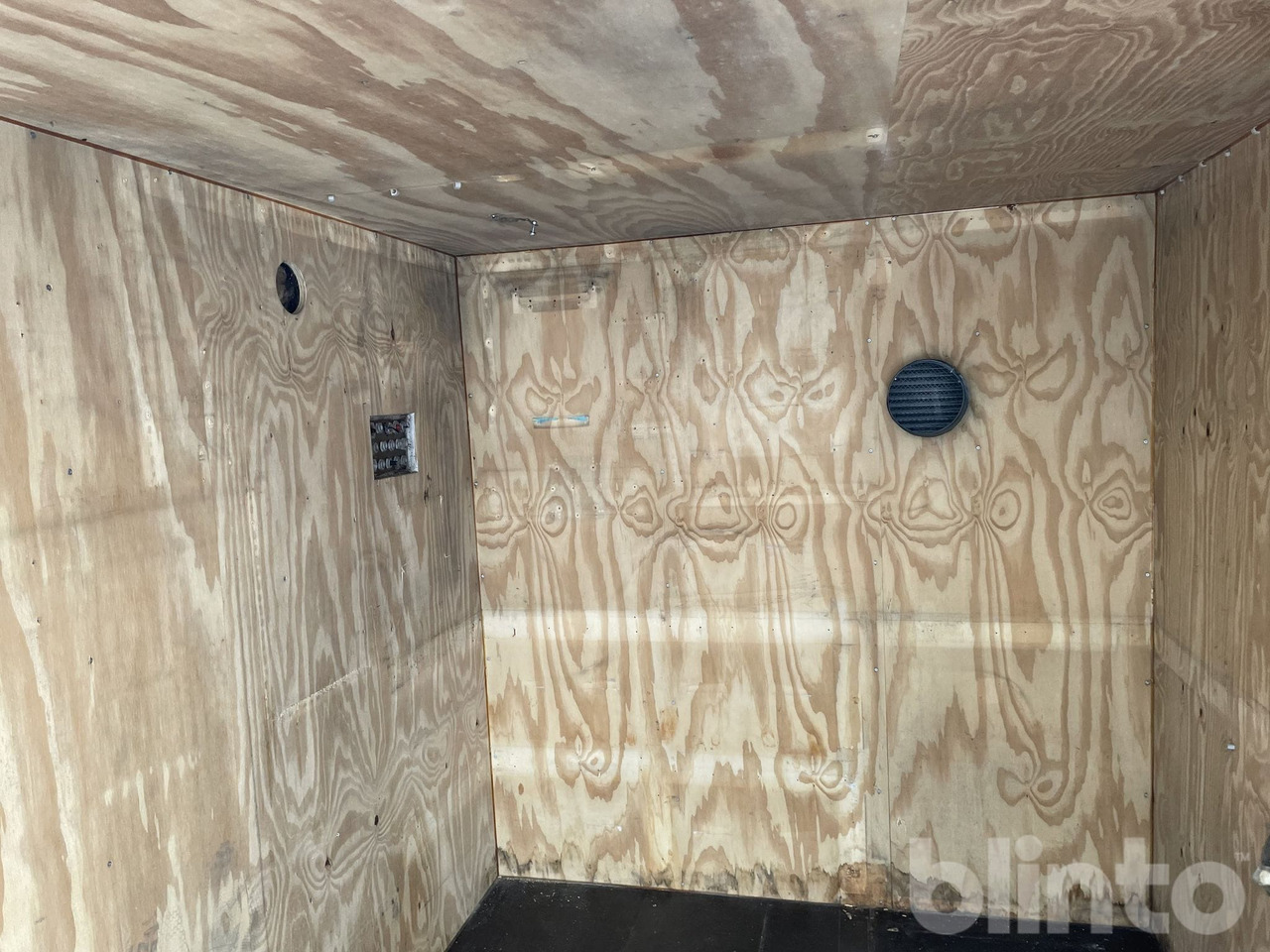 Contêiner marítimo 10 fot med dörr som har låskista: foto 10