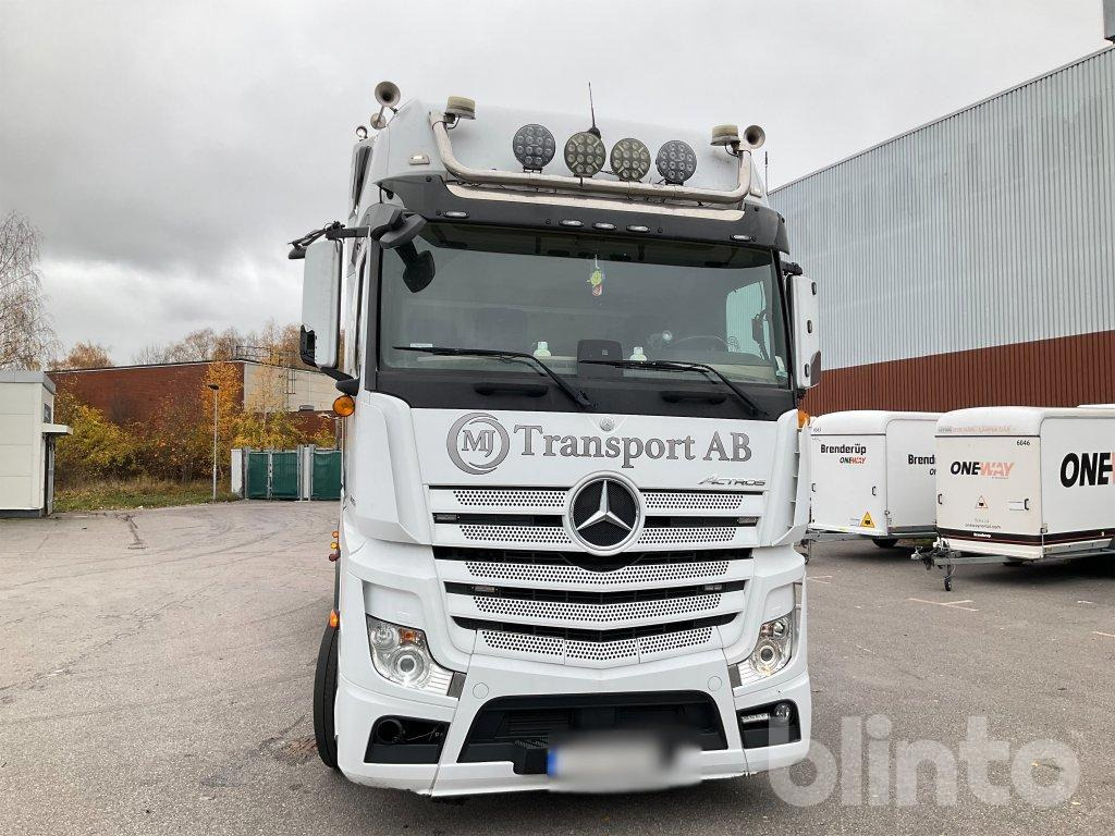 MERCEDES-BENZ - Caminhão: foto 4 MERCEDES-BENZ - Caminhão: foto 4