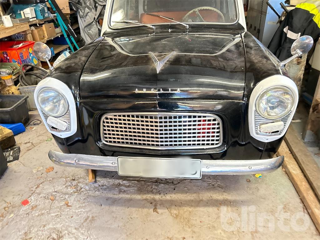 FORD 101 E ANGLIA - Automóvel: foto 3 FORD 101 E ANGLIA - Automóvel: foto 3