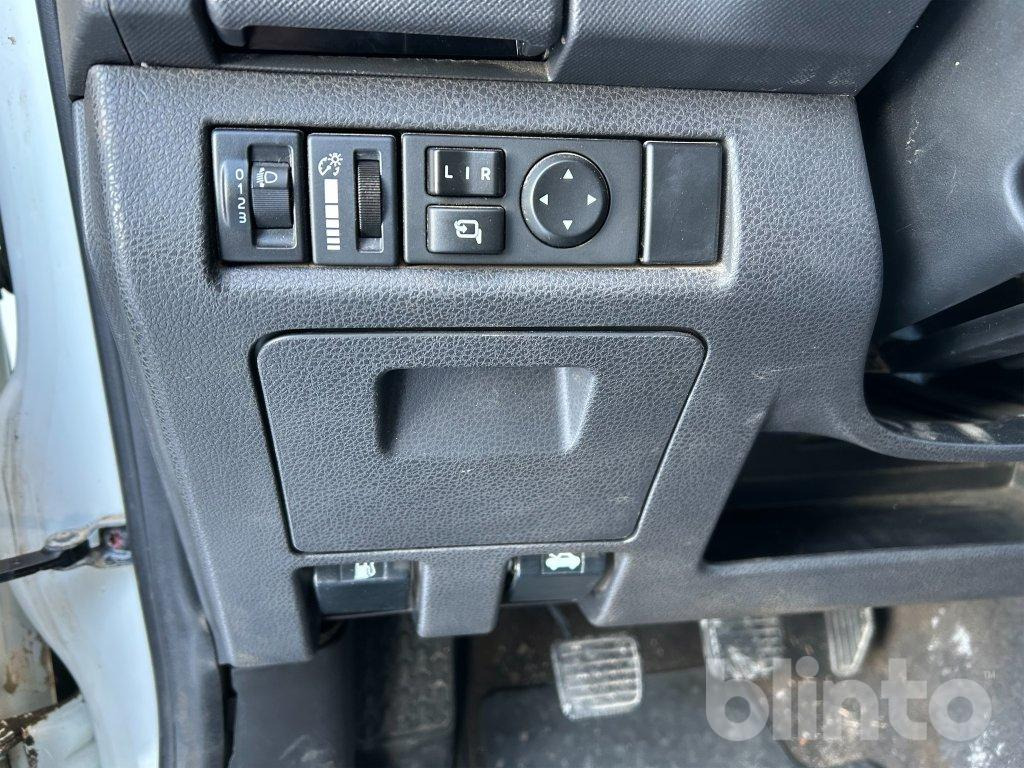 Pick-up ISUZU D-MAX: foto 28 Pick-up ISUZU D-MAX: foto 28