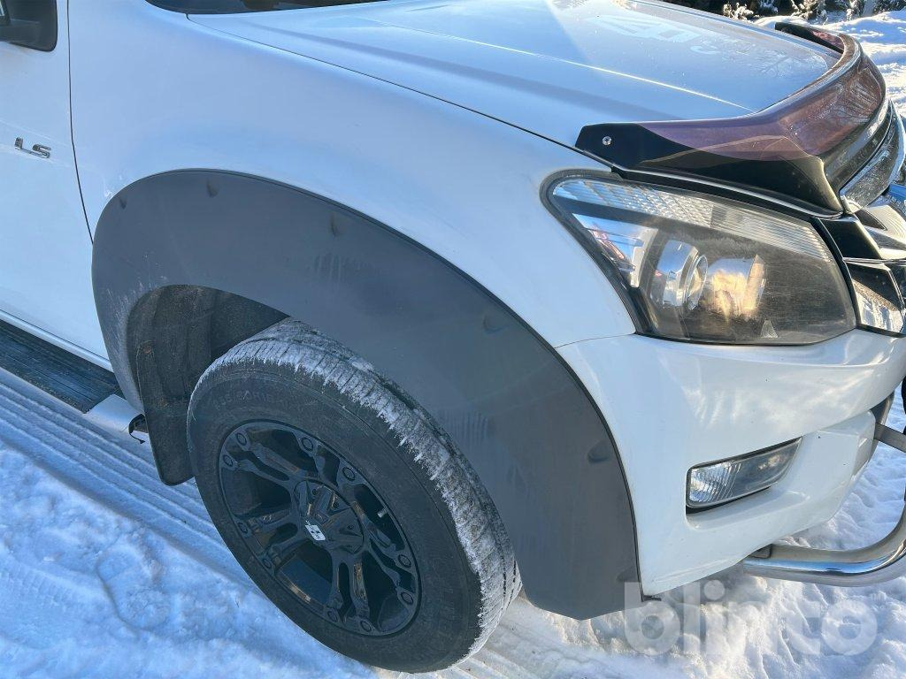 Pick-up ISUZU D-MAX: foto 12 Pick-up ISUZU D-MAX: foto 12
