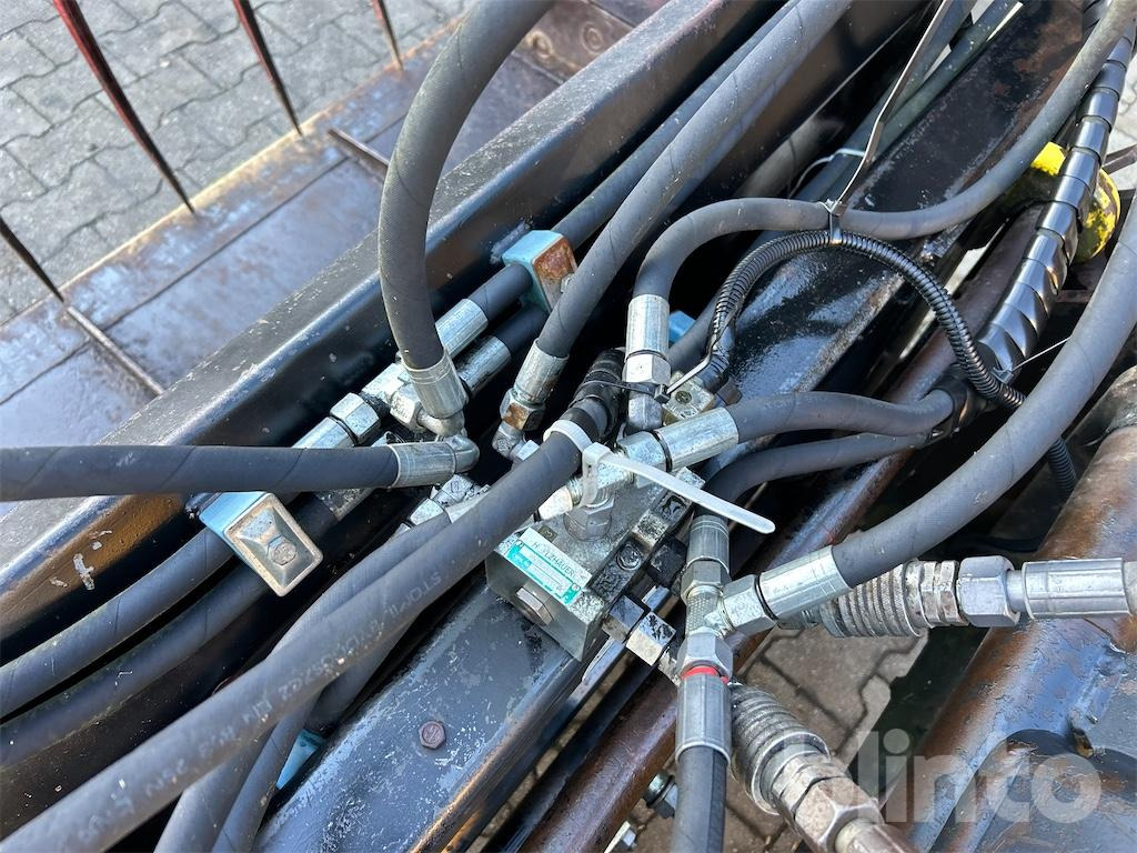 Balde para carregadeiras Kreatec mit Niederhalter: foto 11