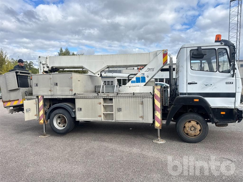 MERCEDES BENZ 817 - Caminhão com plataforma aérea: foto 4 MERCEDES BENZ 817 - Caminhão com plataforma aérea: foto 4