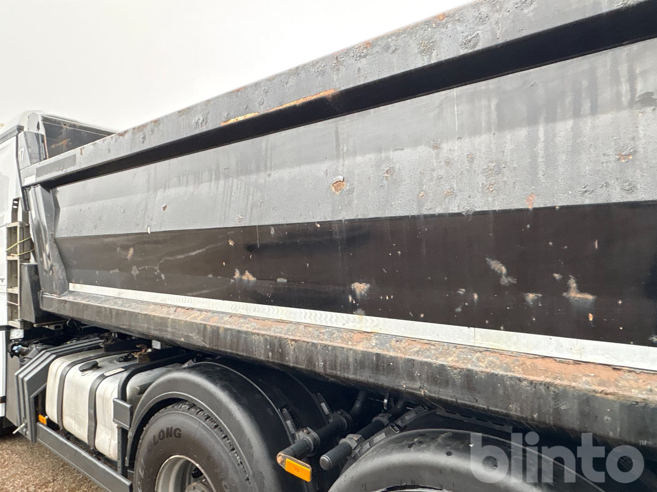 Caminhão basculante MERCEDES-BENZ: foto 32