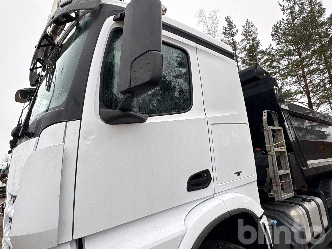 Caminhão basculante MERCEDES-BENZ: foto 13