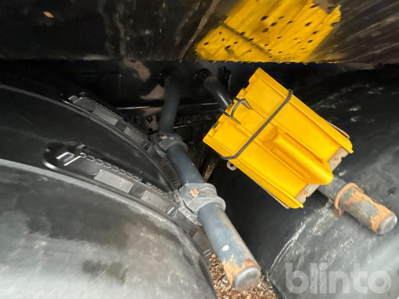 Caminhão basculante MERCEDES-BENZ: foto 28