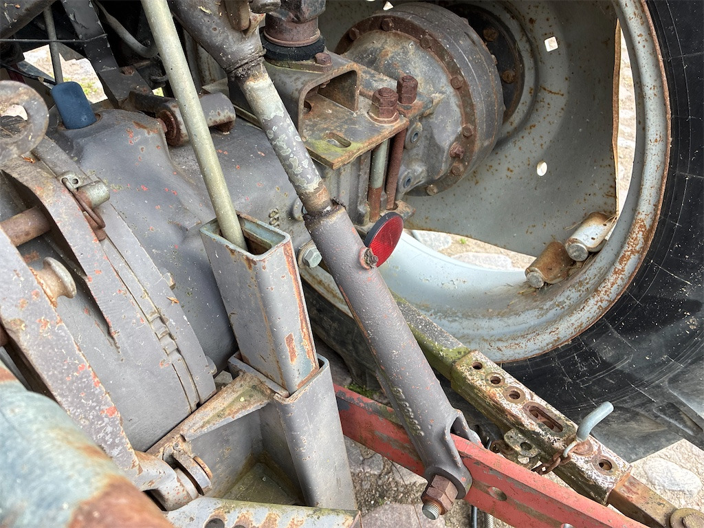 Trator MF 350-2 WD: foto 41